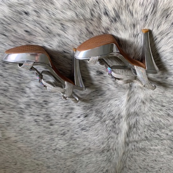 Giani Bini Womens Silver Shoes Size 7.5 - Picture 4 of 5